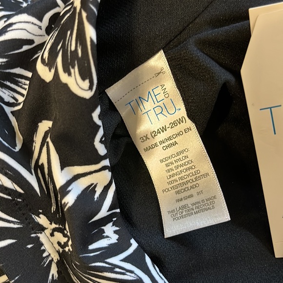Time and Tru 2-Piece Women’s Black/White Floral Print Bikini Swimsuit Size 3X - Picture 5 of 12